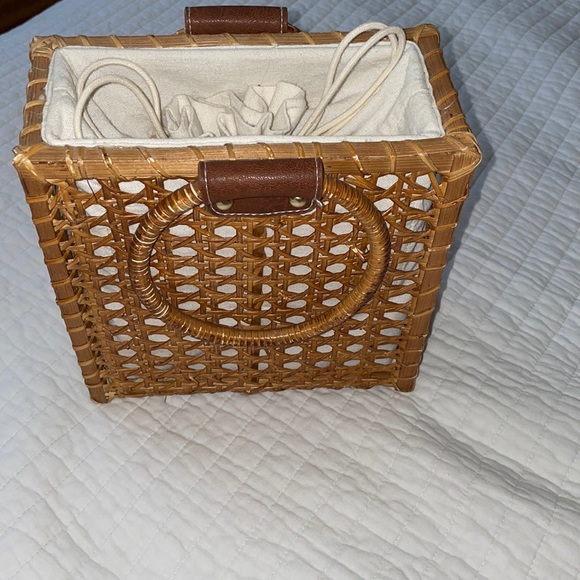 Handbag - Picture 1 of 7